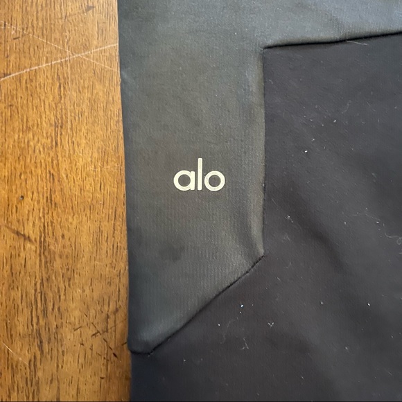 ALO Yoga Leggings - Picture 3 of 7
